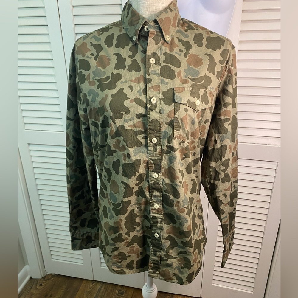 American Eagle size‎ small camo camouflage long sleeve button down casual